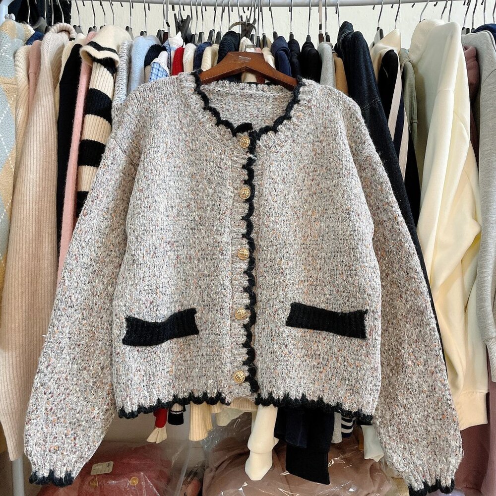 Chic Tweed Cardigan Gold Button Black Trim Jacket